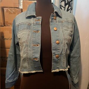 Fashionable long sleeve denim jacket. Universal Thread